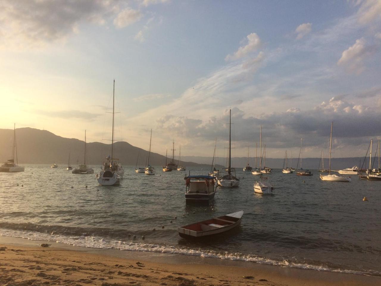 Casa Colonial Terrea No Saco Da Capela Em Ilhabela Villa Bagian luar foto
